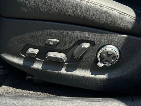 Used 2024 Genesis G80 image 23