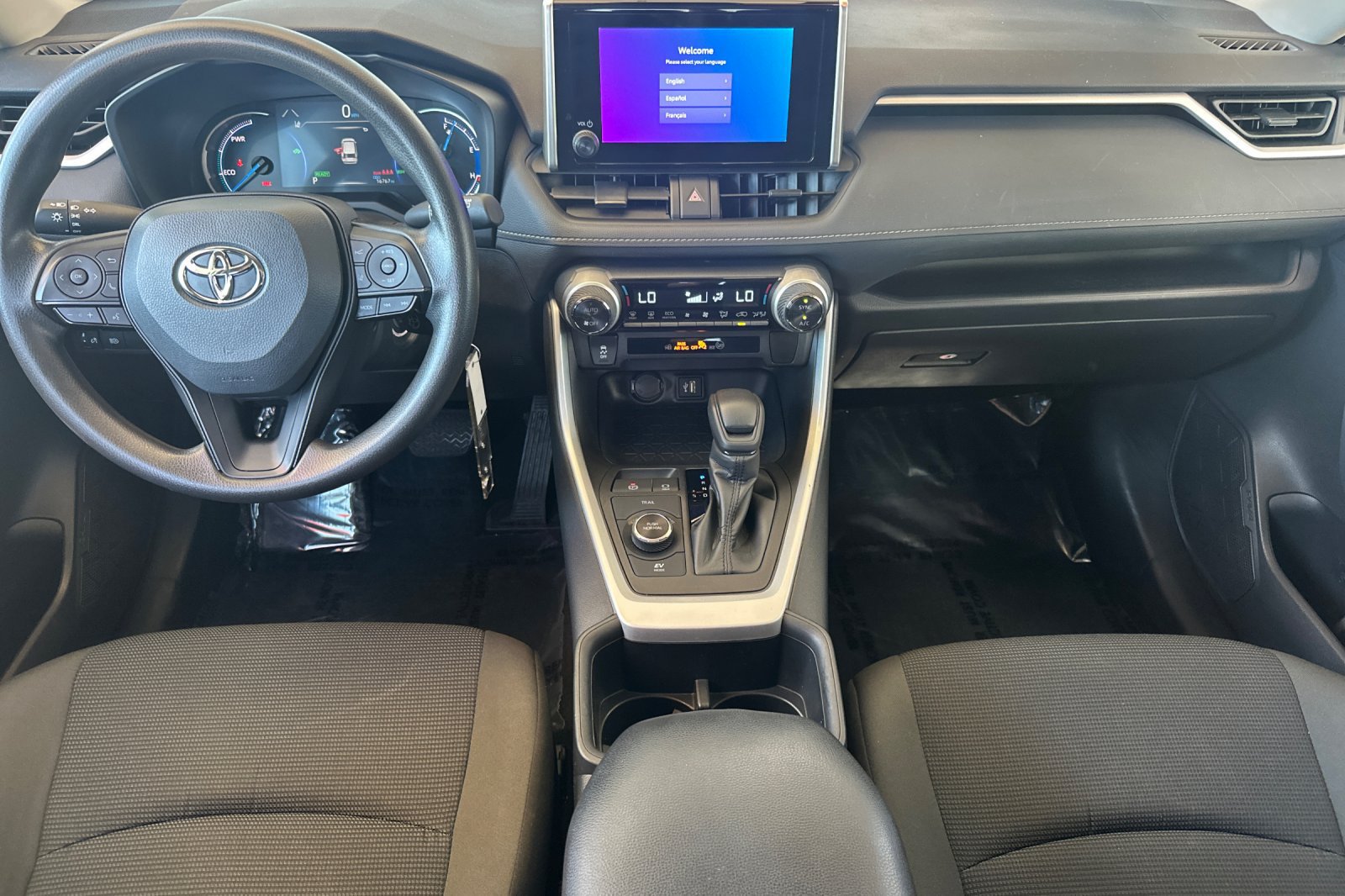 Used 2024 Toyota RAV4 LE AWD/4WD image 16