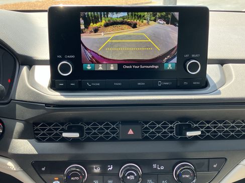 Used 2023 Honda Accord EX image 27