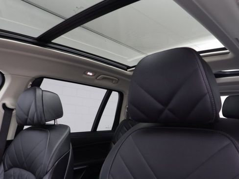 Certified 2025 BMW X7 xDrive40i w/ Premium Package image 13