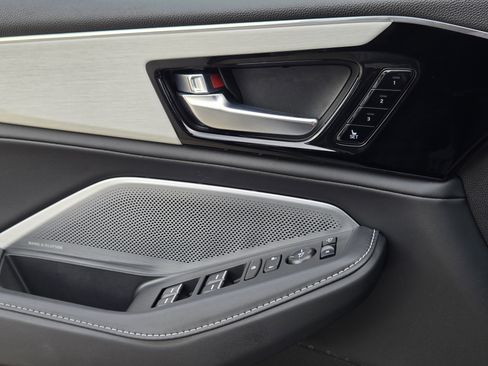 Certified 2025 Acura MDX w/ Technology Package image 25