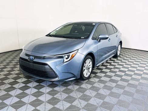 Used 2024 Toyota Corolla LE w/ LE Convenience Package FWD image 7