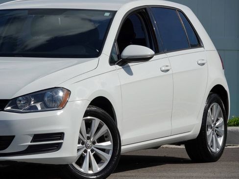 Used 2015 Volkswagen Golf TDI S FWD image 3