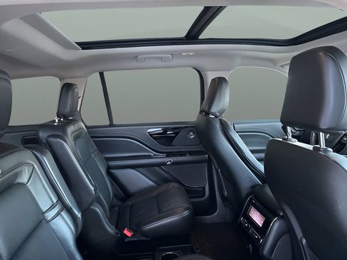 Used 2024 Lincoln Aviator Reserve AWD/4WD image 28