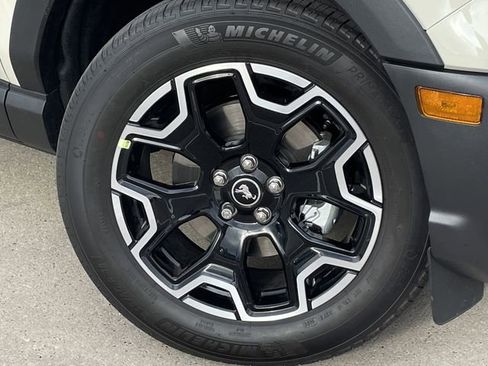 Used 2025 Ford Bronco Sport Outer Banks w/ Outer Banks Tech Package+ AWD/4WD image 9