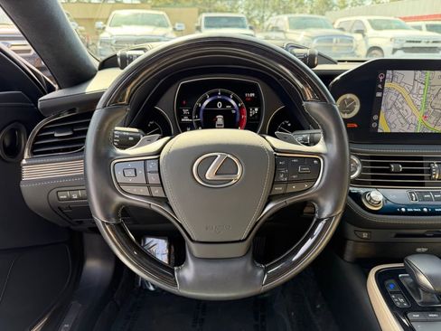 Used 2022 Lexus LS 500 w/ Interior Upgrade Package image 17