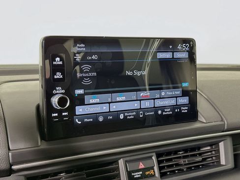 Used 2025 Honda Pilot EX-L image 13