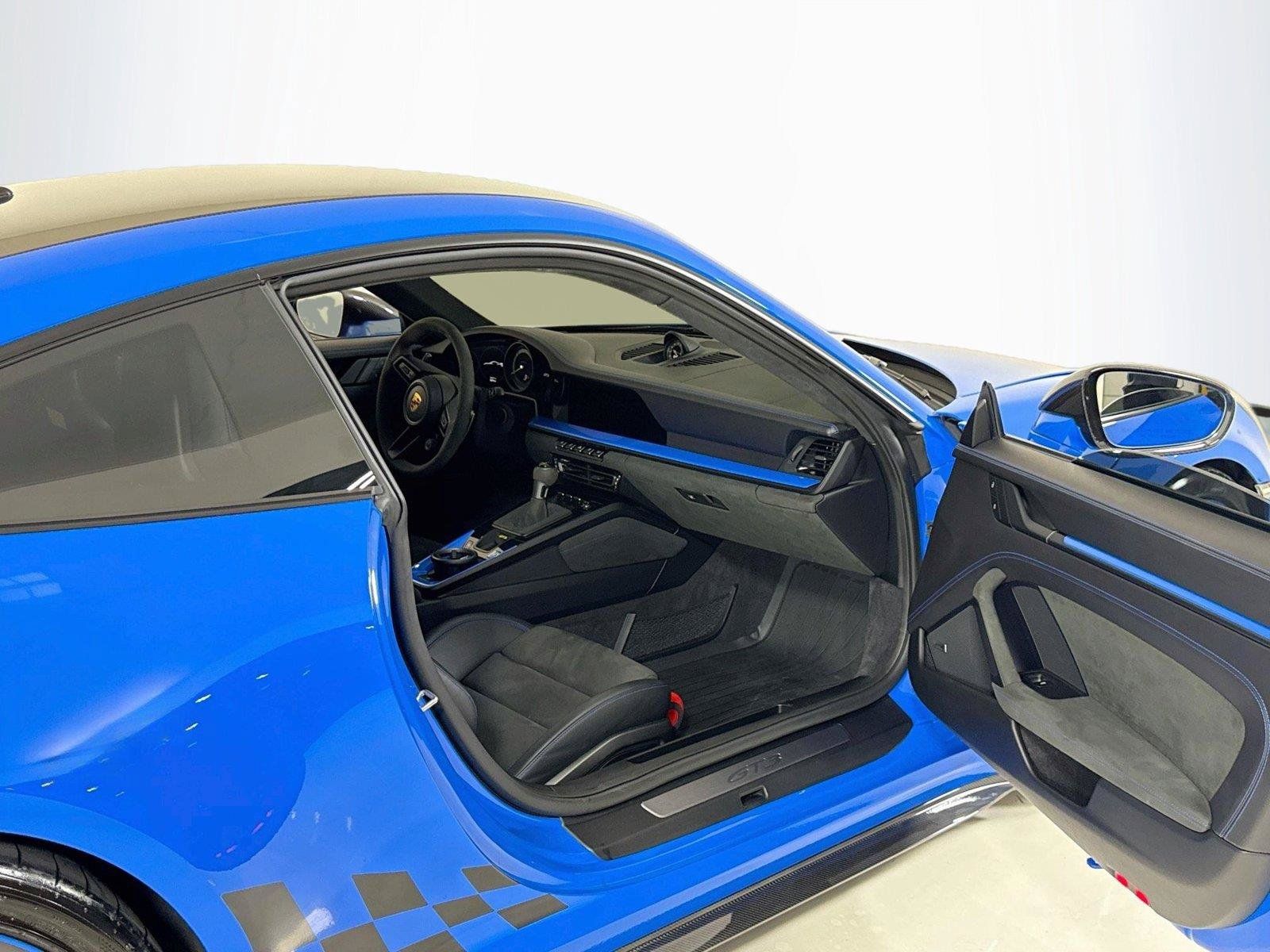 Used 2022 Porsche 911 GT3 RWD image 25
