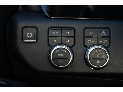 New 2026 GMC Sierra 2500 SLT w/ SLT Premium Package AWD/4WD image 30