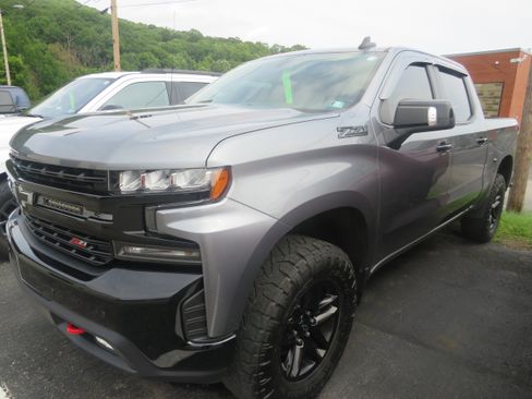 Used 2021 Chevrolet Silverado 1500 LT Trail Boss w/ LT Trail Boss Premium Package AWD/4WD image 3