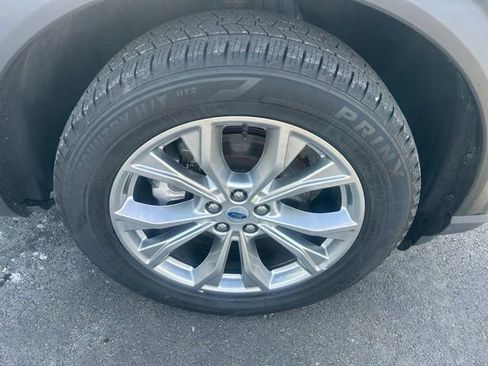 Used 2023 Ford Explorer XLT w/ Equipment Group 202A image 12