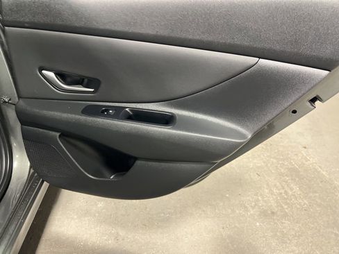 Used 2025 Hyundai Elantra SEL image 12