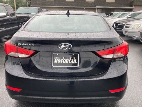 Used 2015 Hyundai Elantra SE w/ Option Group 02 FWD image 5
