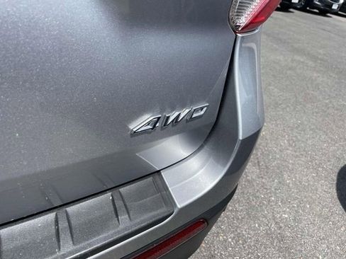 Used 2021 Ford Explorer XLT image 4