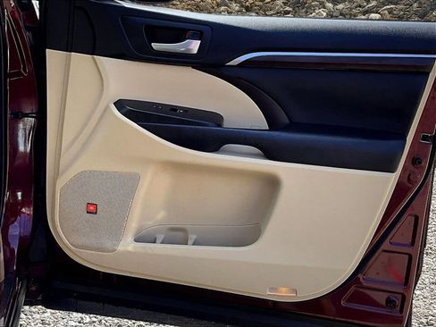 Used 2016 Toyota Highlander Limited w/ Protection Package #3 image 20