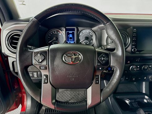 Used 2021 Toyota Tacoma TRD Off-Road w/ TRD Premium Off Road Package AWD/4WD image 12