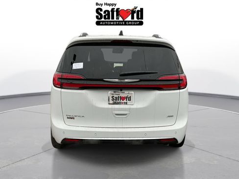 New 2026 Chrysler Pacifica Pinnacle AWD/4WD image 11