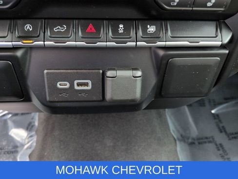Certified 2022 Chevrolet Silverado 1500 LT AWD/4WD image 35