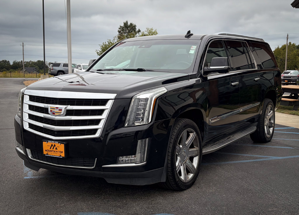 Used 2018 Cadillac Escalade ESV Luxury AWD/4WD image 17