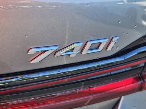 Used 2022 BMW 740i xDrive w/ M Sport Package image 20