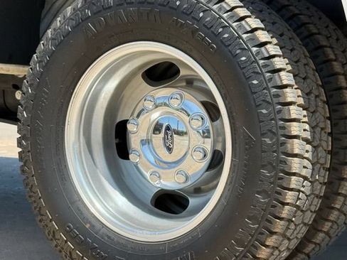 Certified 2025 Ford F350 Platinum AWD/4WD image 14