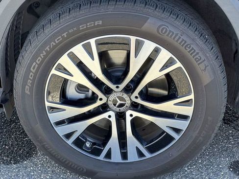 Used 2025 Mercedes-Benz GLA 250 4MATIC image 31