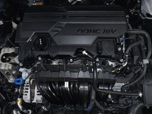 Used 2025 Hyundai Elantra SEL image 30