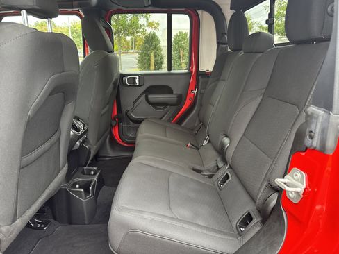 Used 2023 Jeep Gladiator Sport image 26