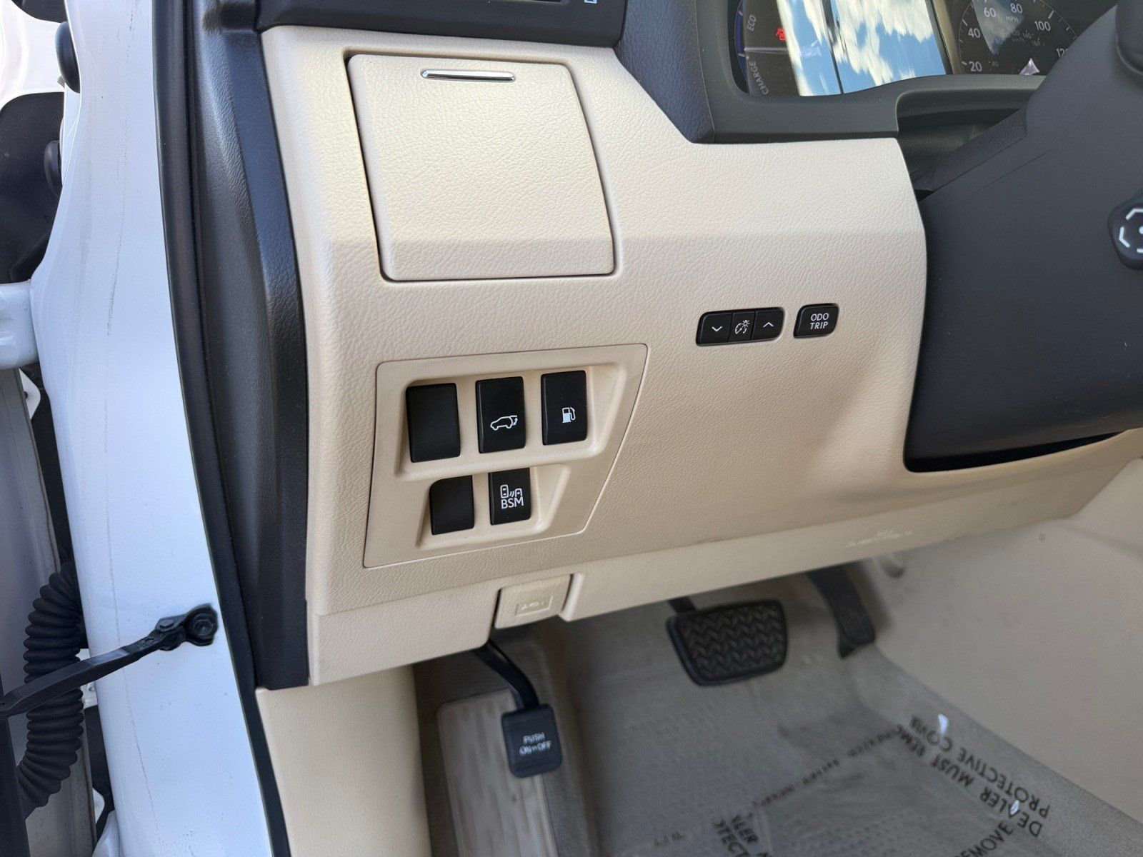 Used 2015 Lexus RX 450h AWD image 11