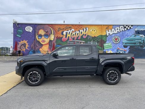 Certified 2025 Toyota Tacoma TRD Sport AWD/4WD image 2