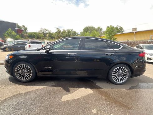 Used 2018 Ford Fusion Titanium FWD image 4