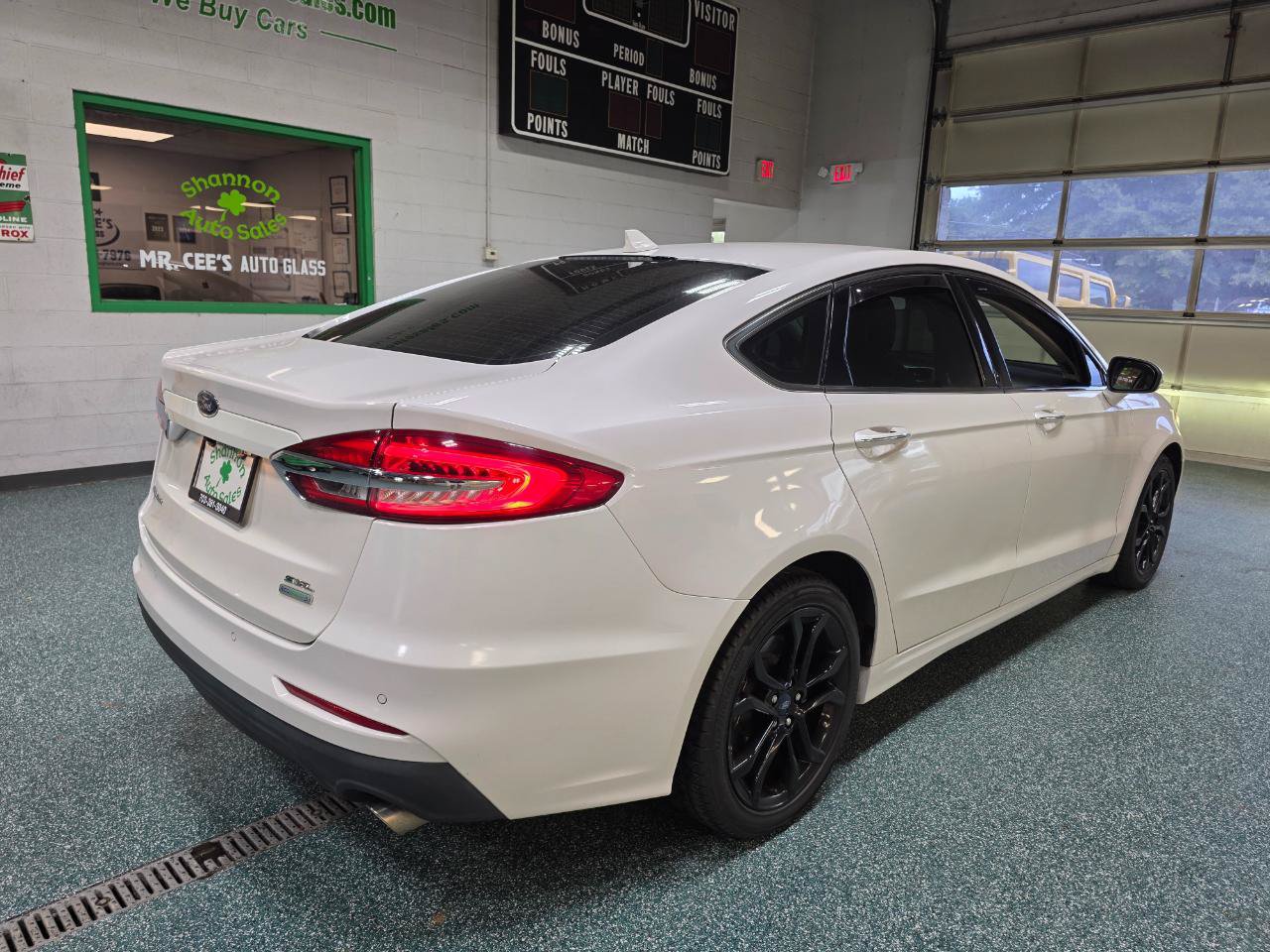 Used 2019 Ford Fusion SEL FWD image 6
