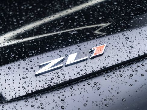 Used 2018 Chevrolet Camaro ZL1 RWD image 3