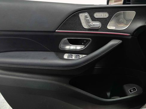 Used 2024 Mercedes-Benz GLS 450 4MATIC image 6