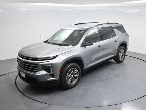Used 2025 Chevrolet Traverse LT AWD/4WD image 41