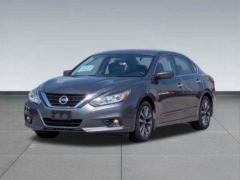 Used 2016 Nissan Altima 2.5 SV image 9