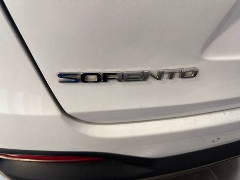 Used 2017 Kia Sorento AWD w/ LX V6 Convenience Package image 13