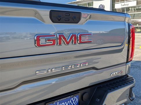 Used 2025 GMC Sierra 1500 AT4 image 11