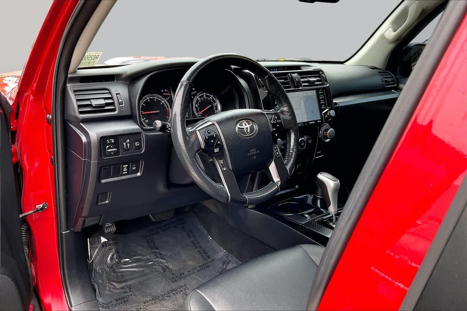 Used 2024 Toyota 4Runner TRD Off-Road Premium w/ Moonroof Package AWD/4WD image 18