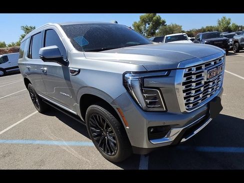 Used 2025 GMC Yukon Denali w/ Denali Reserve Package AWD/4WD image 7