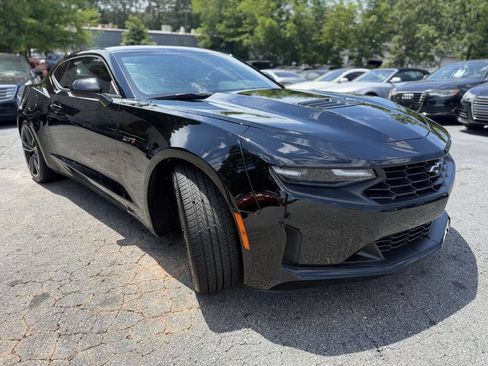 Used 2021 Chevrolet Camaro LT w/ Technology Package RWD image 3
