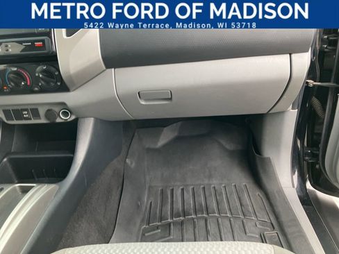 Used 2013 Toyota Tacoma Base image 47