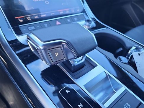 New 2025 Audi Q8 Premium Plus image 24