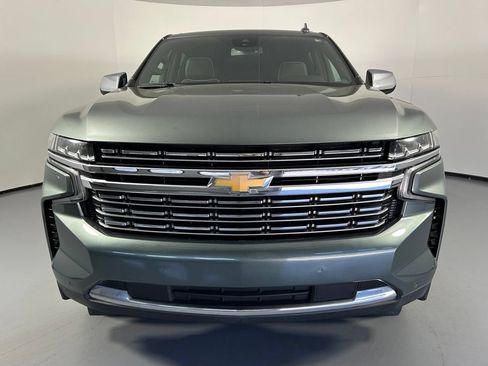 Used 2023 Chevrolet Suburban Premier AWD/4WD image 2