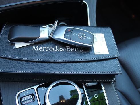 Used 2019 Mercedes-Benz C 300 Sedan image 31