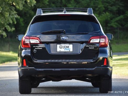 Used 2017 Subaru Outback 3.6R Limited AWD/4WD image 6