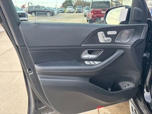 Used 2023 Mercedes-Benz GLS 580 4MATIC image 17