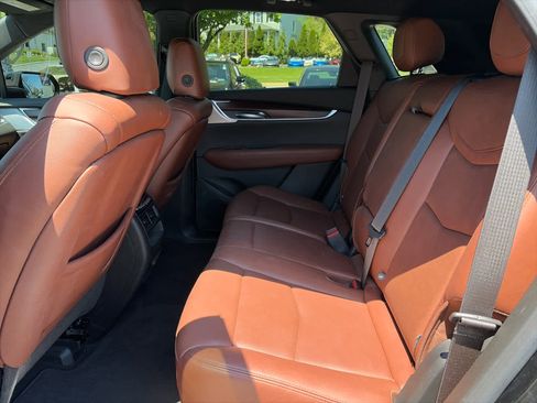 Certified 2023 Cadillac XT5 Sportv AWD/4WD image 9