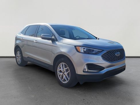 Used 2024 Ford Edge SEL w/ Convenience Package image 7