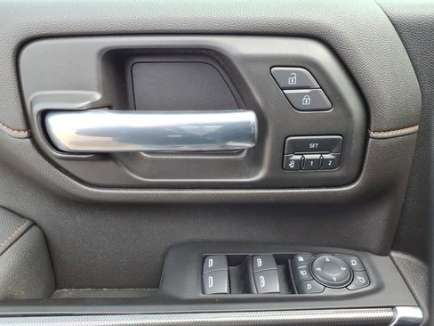 Used 2022 GMC Sierra 3500 AT4 w/ AT4 Preferred Package image 27